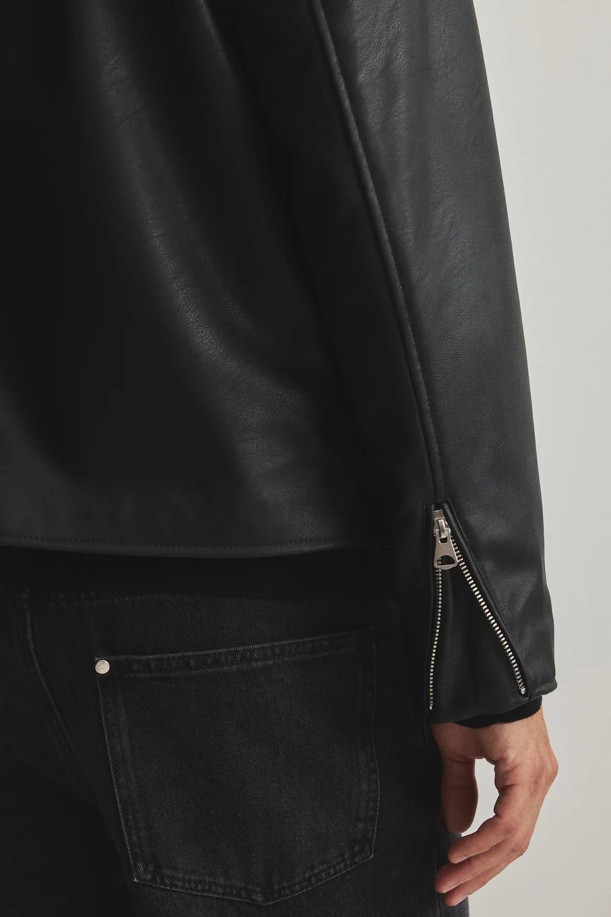 Dripmozo Men’s Premium Black Faux Leather Jacket – Classic Oversized Fit.